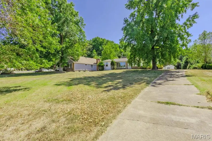 13310 W Watson Road, Sunset Hills, MO 63127 - Image #3