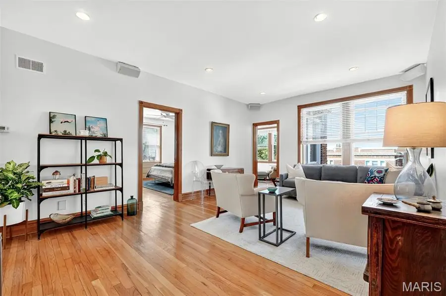 6226 Southwood Avenue #3W, Saint Louis, MO 63105 - #3