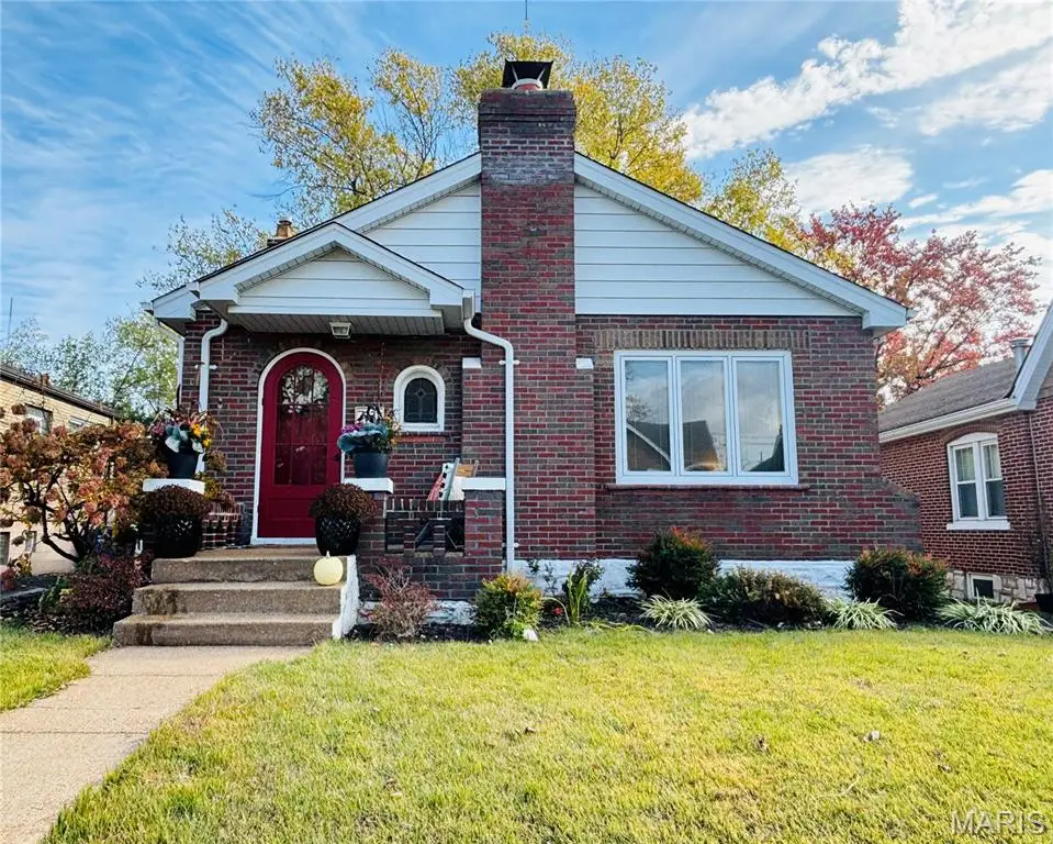 7932 Pembroke Drive, Saint Louis, MO 63123 - Image #1