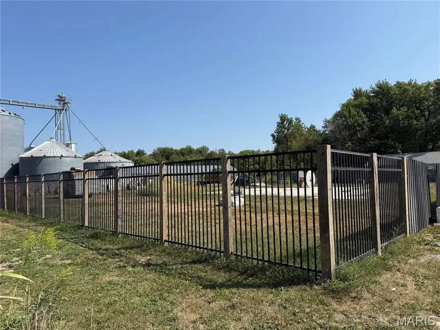 103 E Howard Street, Bellflower, MO 63333 - Image #3