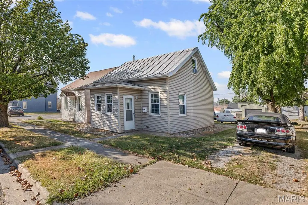 335 W 4th Street, Waterloo, IL 62298 - Image #1