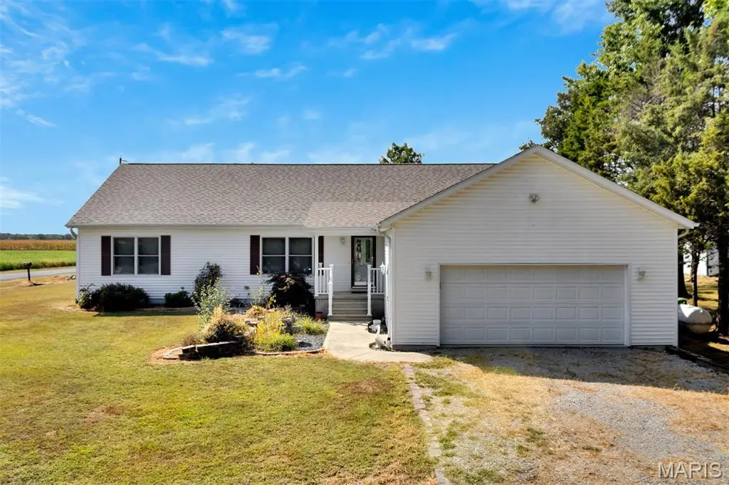 17485 Coles Creek Road, Carlyle, IL 62231 - Image #1