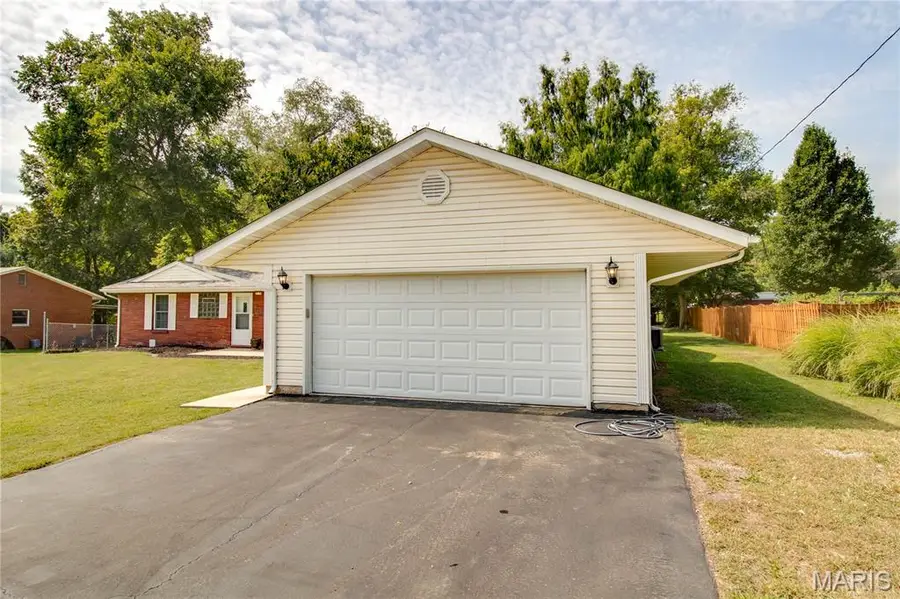 211 S 9th Street, East Alton, IL 62024 - Image #3