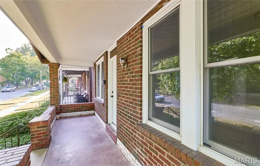 5462 Nottingham Avenue, Saint Louis, MO 63109 - Image #2