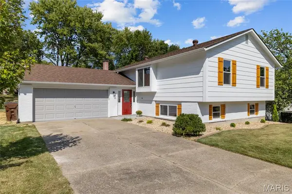 3 Raintree Drive, St Peters, MO 63376
