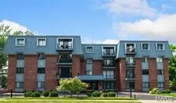 450 W Adams Avenue #18, Kirkwood, MO 63122