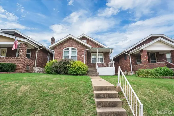 5456 Pernod Avenue, St Louis, MO 63139