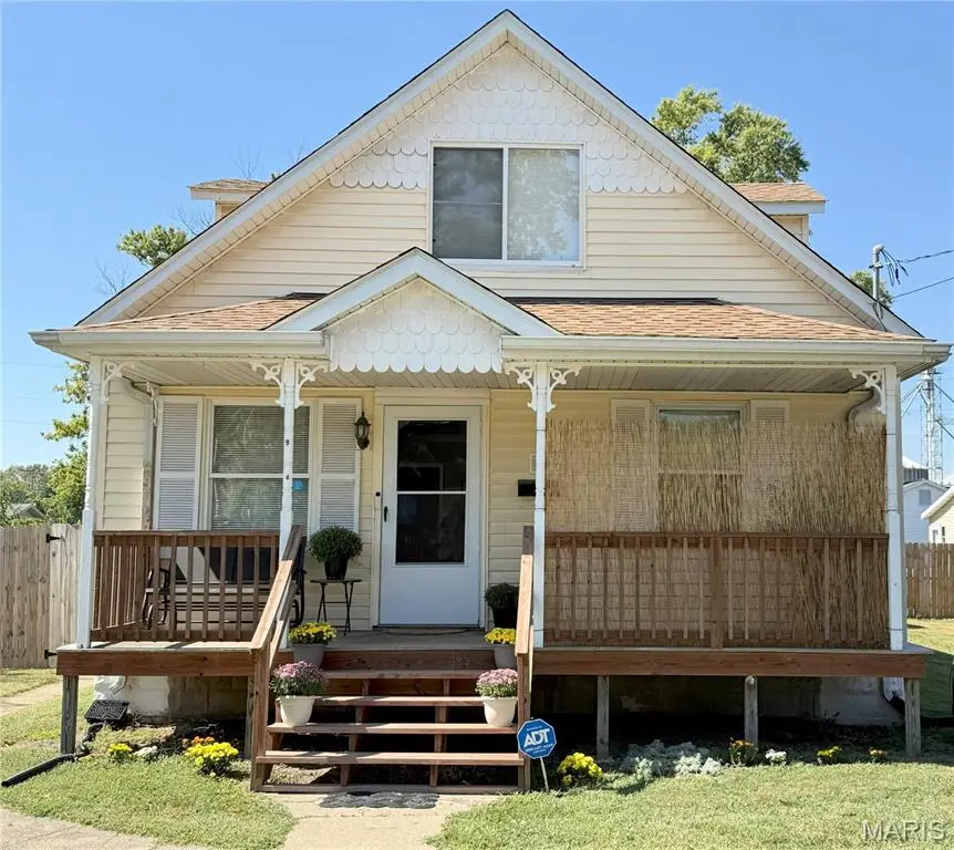 709 S Jefferson Street, Litchfield, IL 62056 - #1
