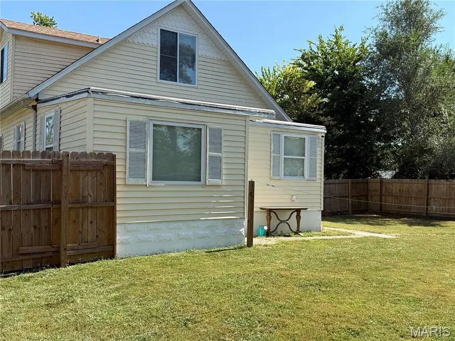 709 S Jefferson Street, Litchfield, IL 62056 - #3