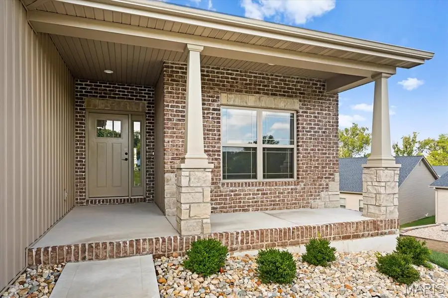 8085 Villa Valley Lane, Caseyville, IL 62232 - Image #2