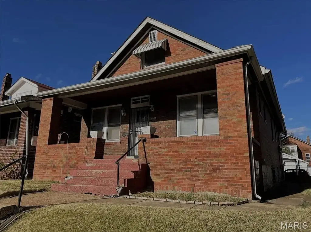 4843 Lee Avenue, Saint Louis, MO 63115 - #1