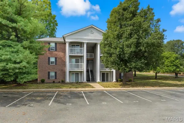 1935 Marine Terrace Drive #D, Maryland Heights, MO 63146