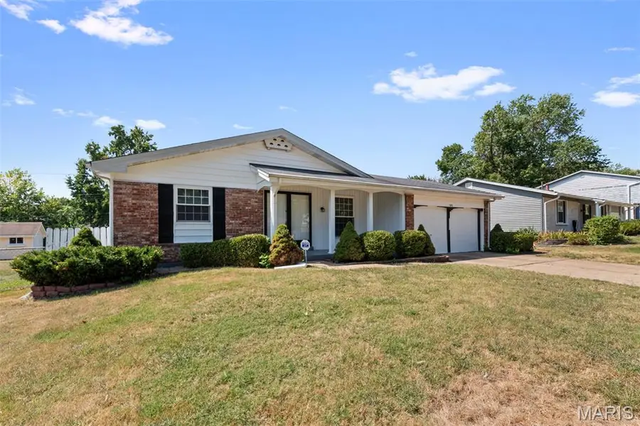 1641 Sherwood Forest Drive, Florissant, MO 63031 - Image #2
