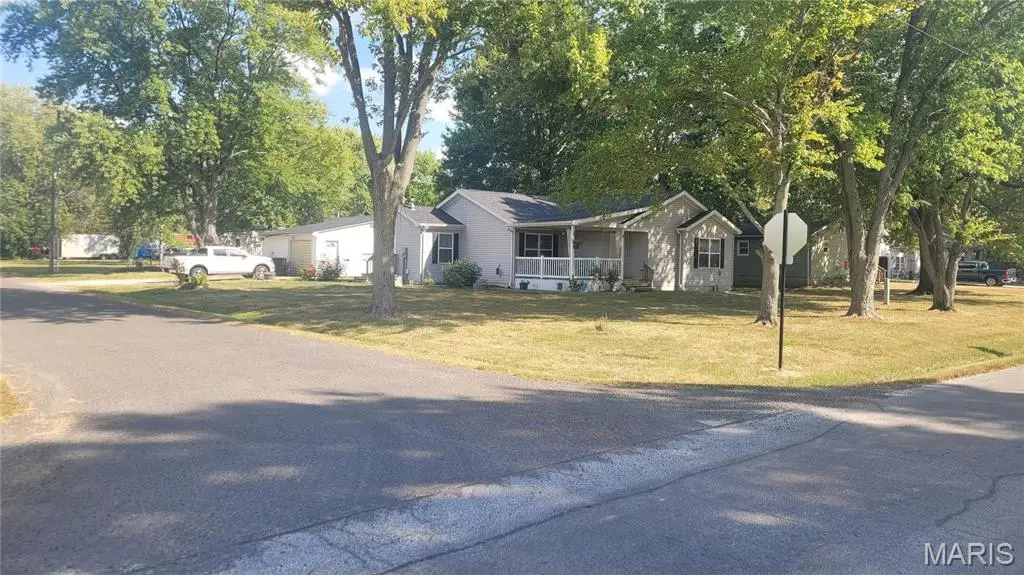 1000 S Illinois Avenue, Litchfield, IL 62056 - Image #1