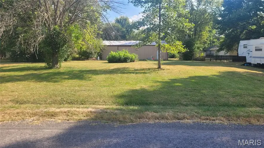 1000 S Illinois Avenue, Litchfield, IL 62056 - Image #2