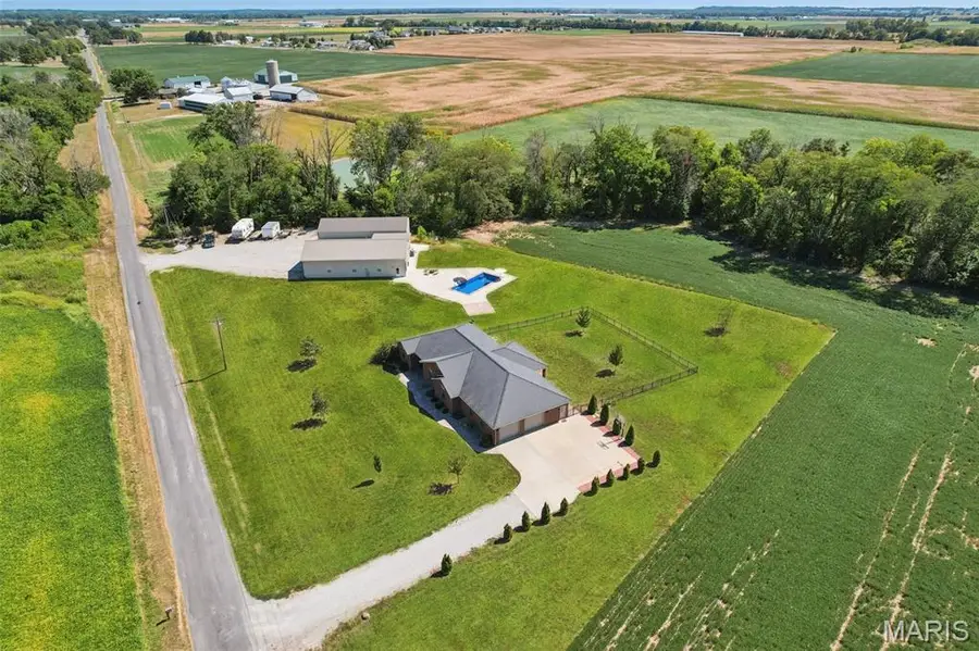 15556 Old State Road, Carlyle, IL 62231 - Image #2