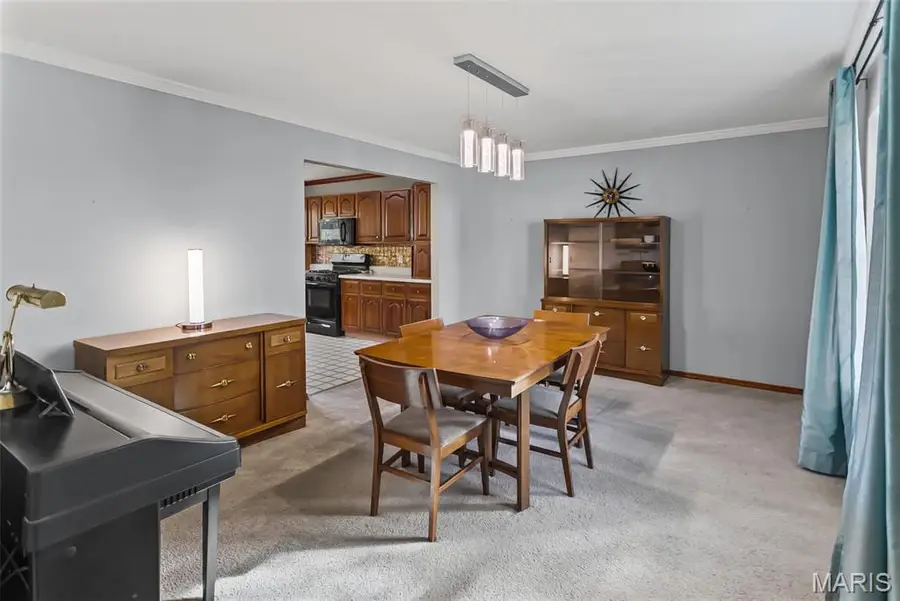 2323 Glenrich Drive, Saint Louis, MO 63129 - Image #3