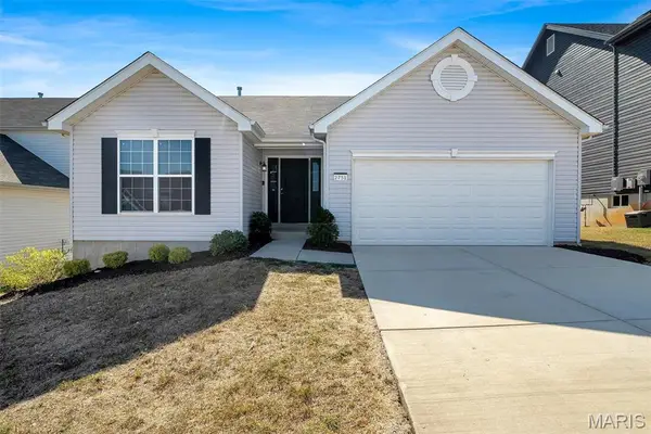 2751 Winding Valley Drive, Fenton, MO 63026