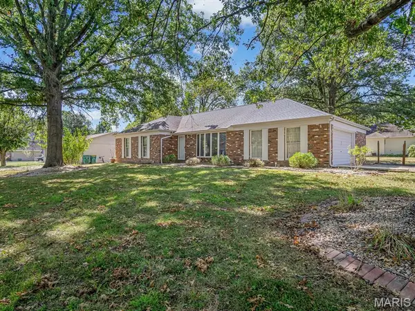 201 S Oak Lane, Okawville, IL 62271