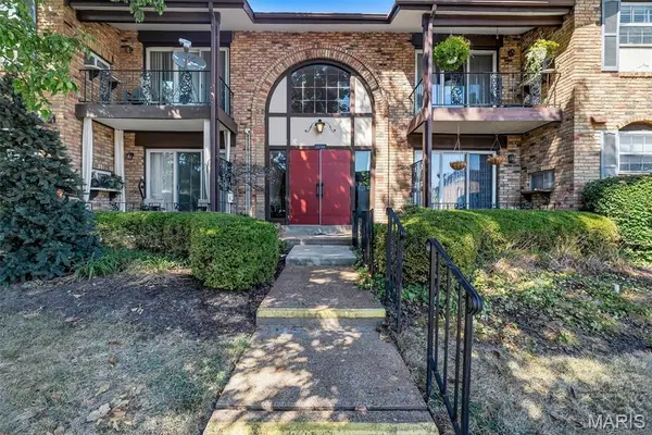 11741 Casa Grande Drive #G, St Louis, MO 63146