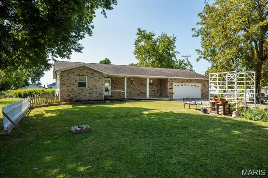 626 W 6th Street, Staunton, IL 62088 - Image #3