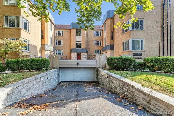 7544 York Drive #3W, Clayton, MO 63105