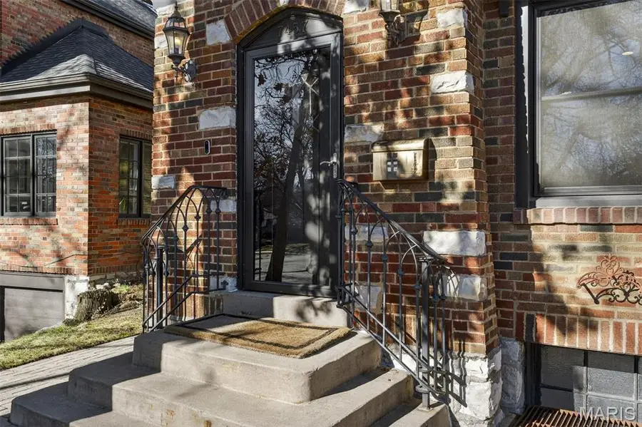 7457 Kingsbury Boulevard, University City, MO 63130 - Image #3