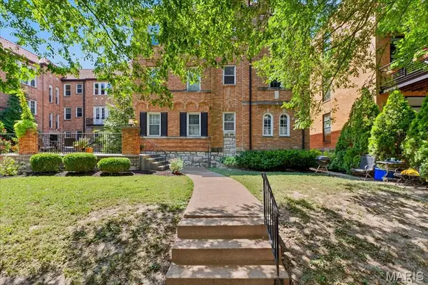 7532 Cromwell Drive #1S, Clayton, MO 63105