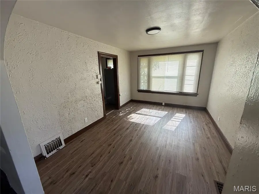 4218 Edgewood Boulevard, Saint Louis, MO 63121 - Image #3