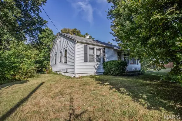 214 Union Hill Road, Fairview Heights, IL 62208