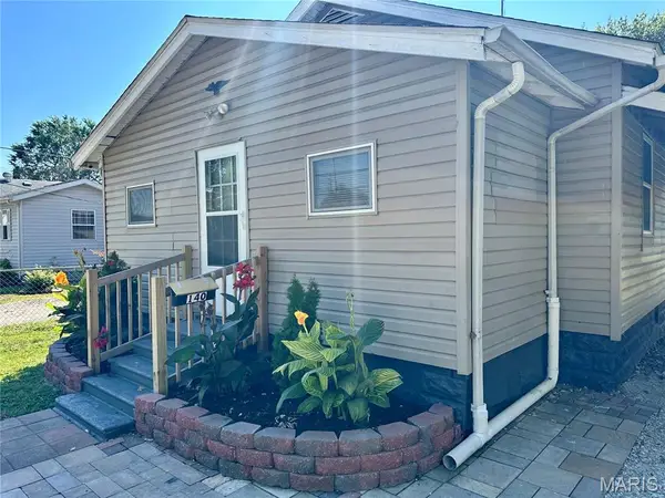 140 E Hawthorne Street, Hartford, IL 62048