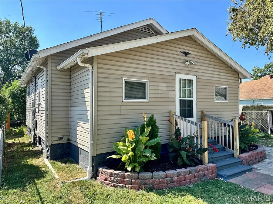 140 E Hawthorne Street, Hartford, IL 62048 - Image #3