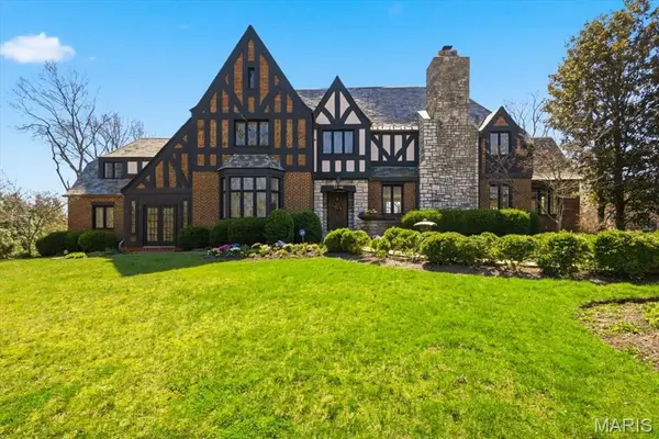 7246 Wydown Boulevard, Clayton, MO 63105