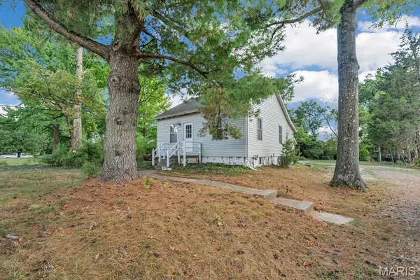 12204 Ladue Road, St Louis, MO 63141