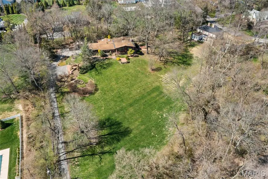 233 S Warson Road, Ladue, MO 63124 - #2