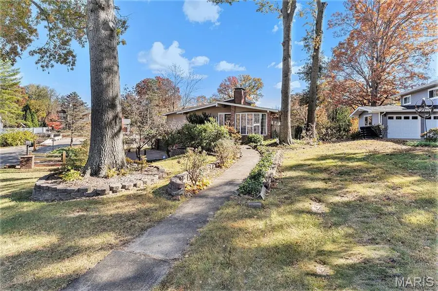 11814 Claychester Drive, Des Peres, MO 63131 - Image #2