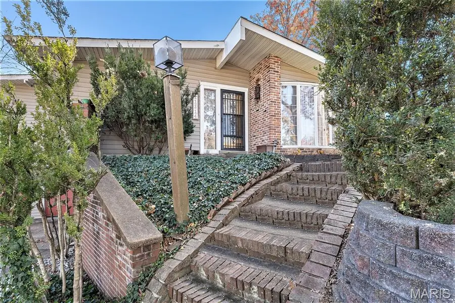 11814 Claychester Drive, Des Peres, MO 63131 - Image #3