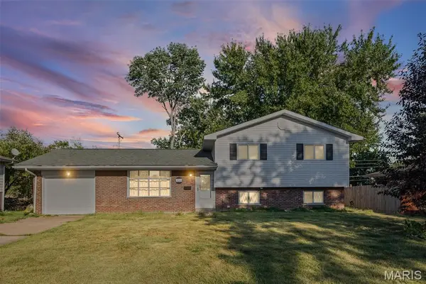 20 Chaucer Drive, Belleville, IL 62226