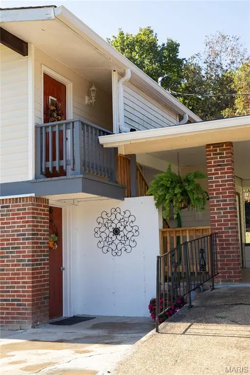 2175 Lone Wolf Drive, Cuba, MO 65453