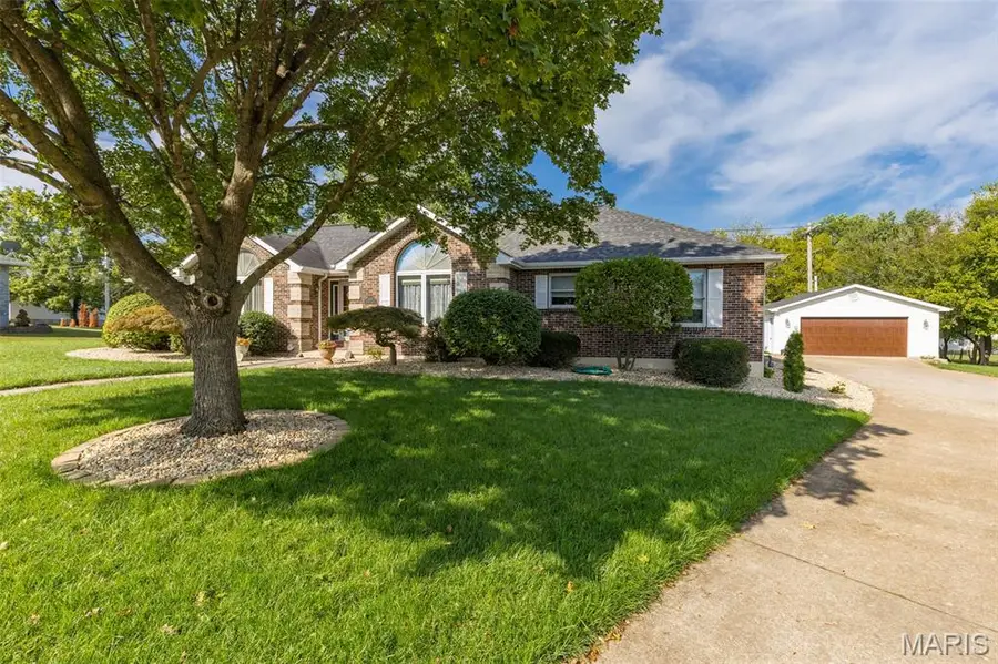 829 Cimarron Circle, Farmington, MO 63640 - Image #2