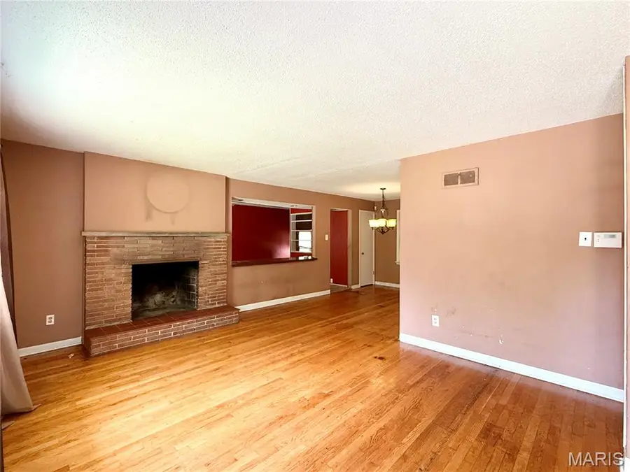 931 Thatcher Avenue, Saint Louis, MO 63135 - Image #2