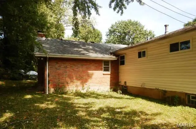 10201 Mccartney Lane, Saint Louis, MO 63137 - Image #2