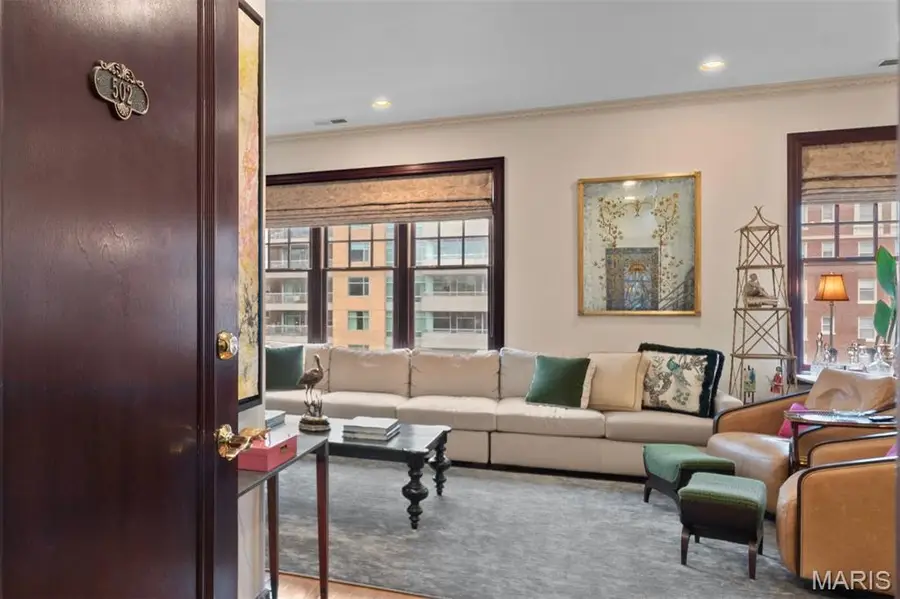 4540 Lindell Boulevard #502, Saint Louis, MO 63108 - #3