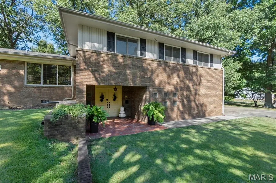 16347 Crestview Drive, Dexter, MO 63841 - Image #2