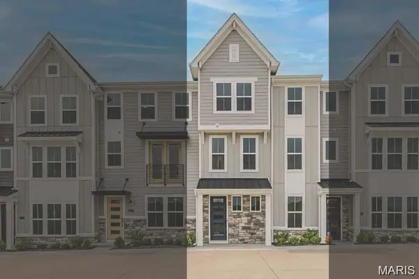 8923 Gateway Heights #94-805, Richmond Heights, MO 63144