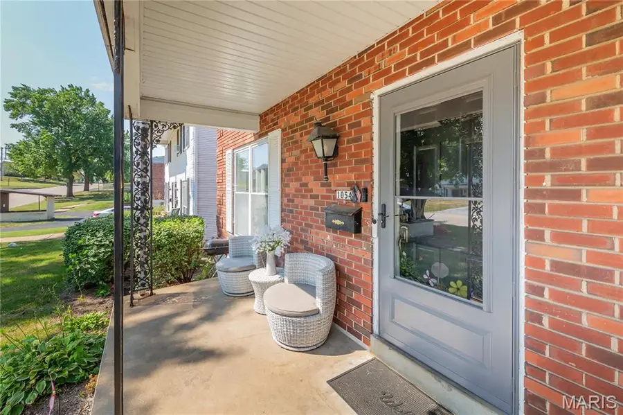 1054 Willow Brook Drive, Saint Louis, MO 63146 - Image #3