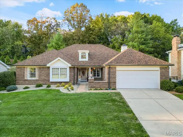 2405 Fairoyal Drive, St Louis, MO 63131