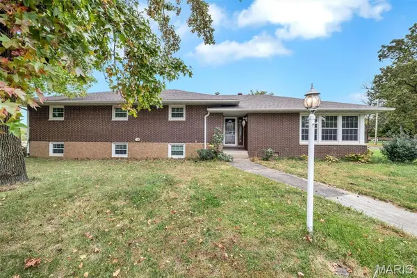 1110 Cardinal Drive, East Alton, IL 62024