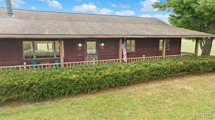 11938 Davis Road, Alhambra, IL 62001 - Image #2