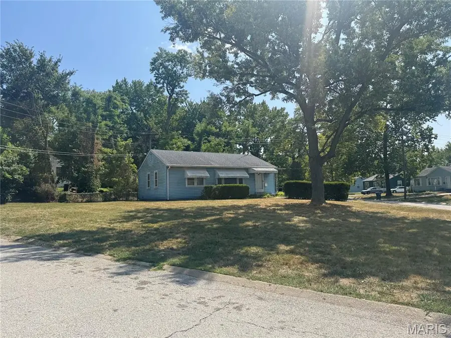 9163 Loganberry Lane, Bel Ridge, MO 63121 - Image #2